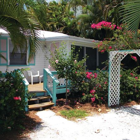 Gulf Breeze Cottages Санибел Екстериор снимка