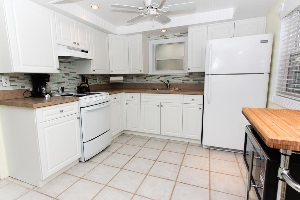 Gulf Breeze Cottages Санибел Екстериор снимка