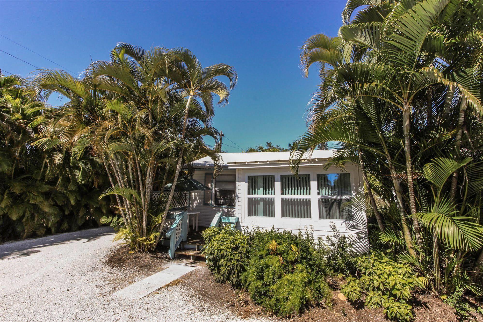 Gulf Breeze Cottages Санибел Екстериор снимка