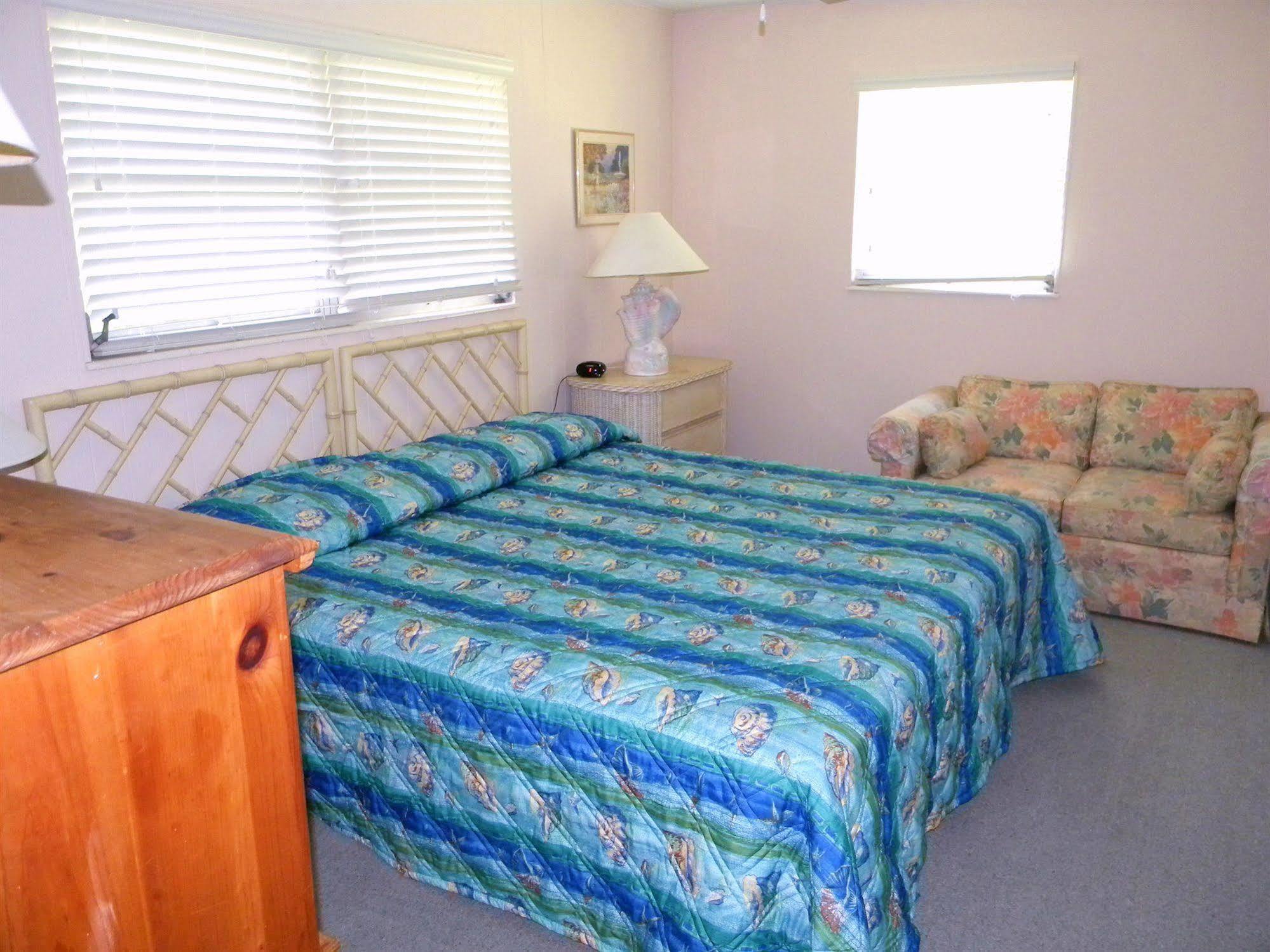Gulf Breeze Cottages Санибел Екстериор снимка