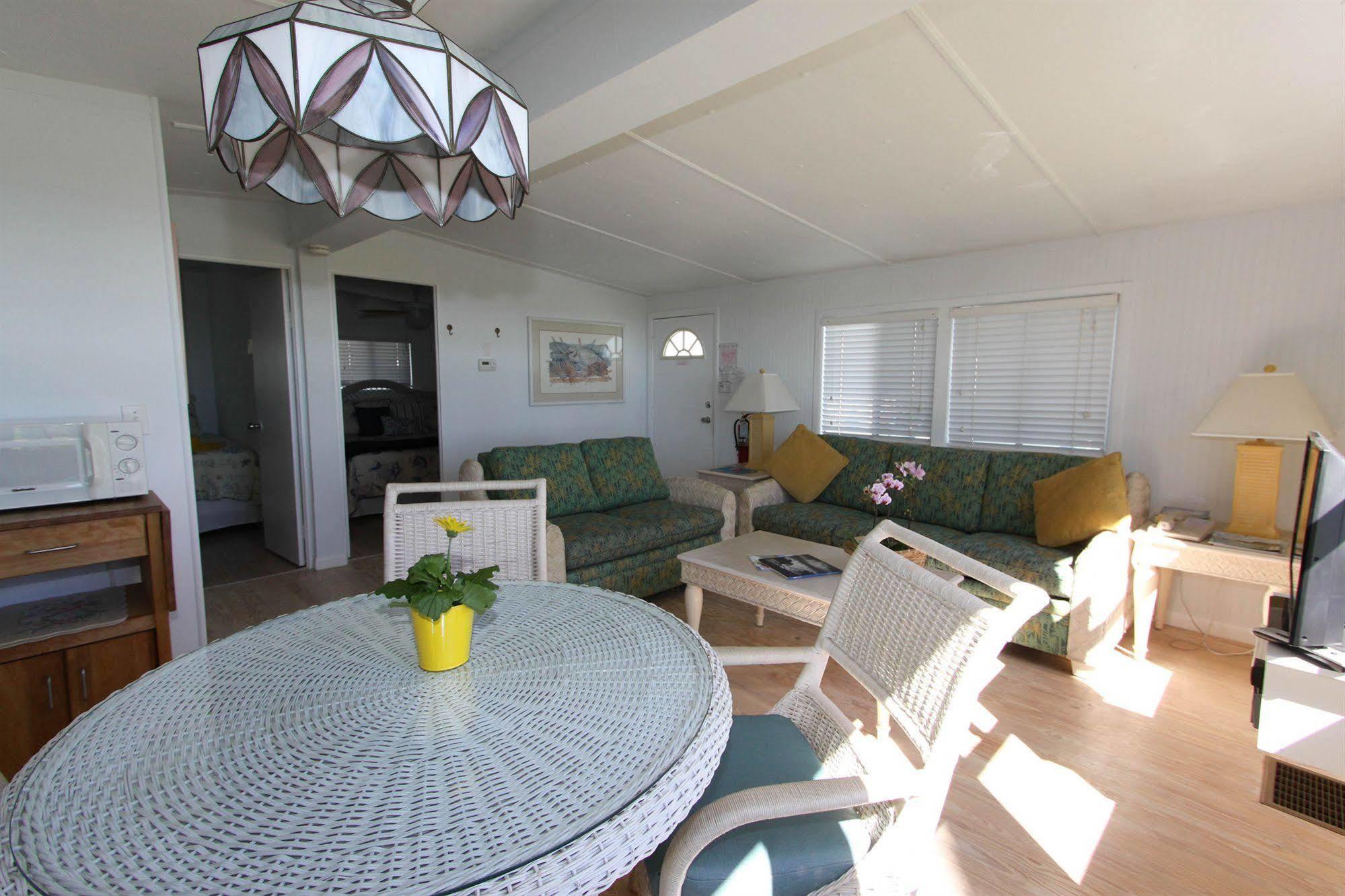 Gulf Breeze Cottages Санибел Екстериор снимка