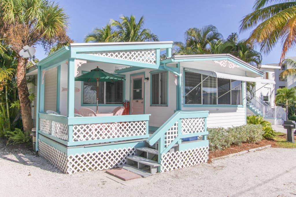 Gulf Breeze Cottages Санибел Екстериор снимка