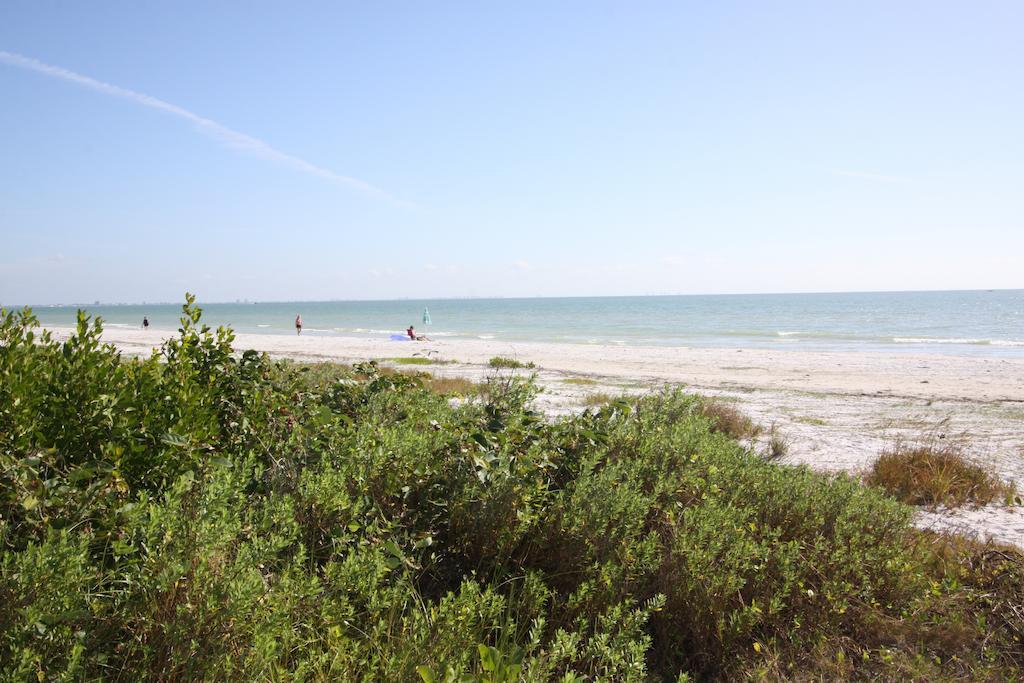 Gulf Breeze Cottages Санибел Екстериор снимка